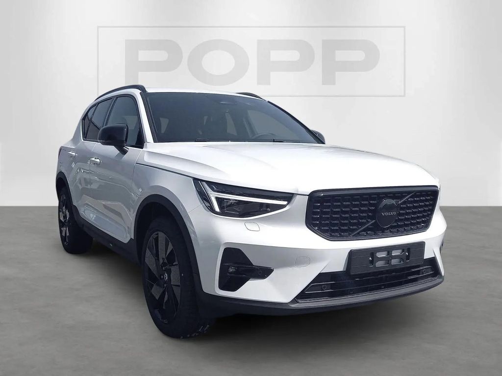 Volvo XC40 2025