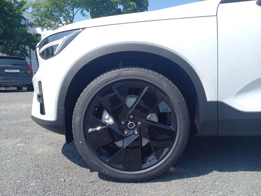 Volvo XC40 2025