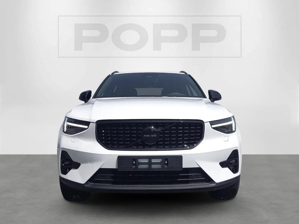 Volvo XC40 2025