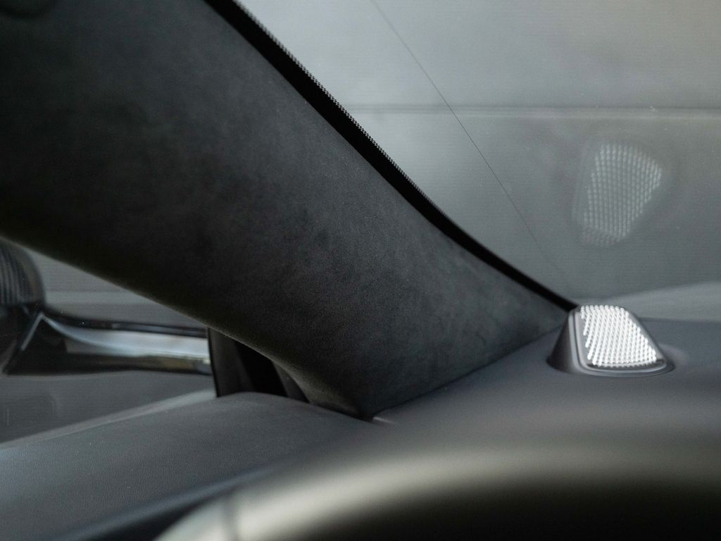 Aston Martin V8 Vantage 2024