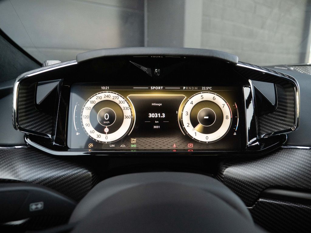 Aston Martin V8 Vantage 2024