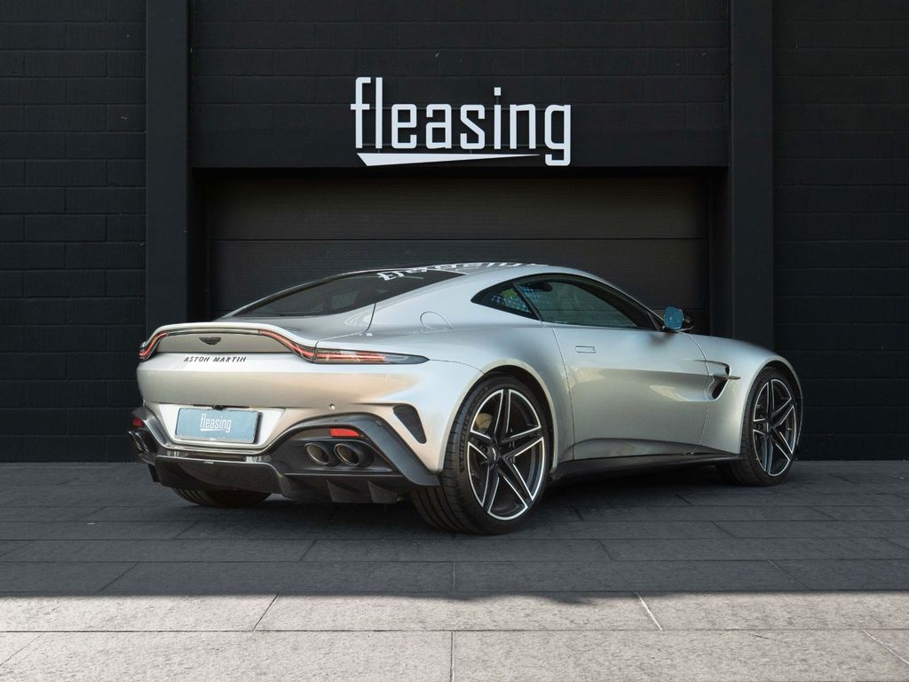 Aston Martin V8 Vantage 2024