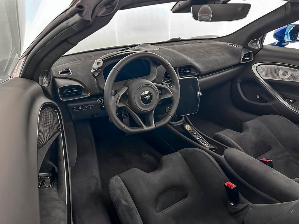 McLaren Artura 2025