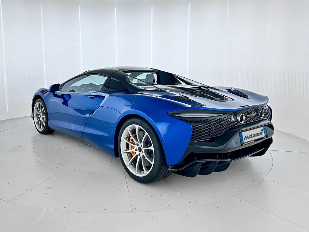 McLaren Artura 2025