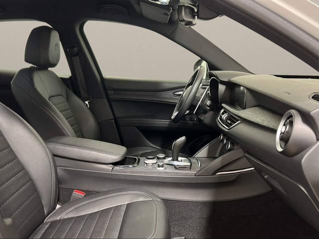 Alfa Romeo Stelvio 2023