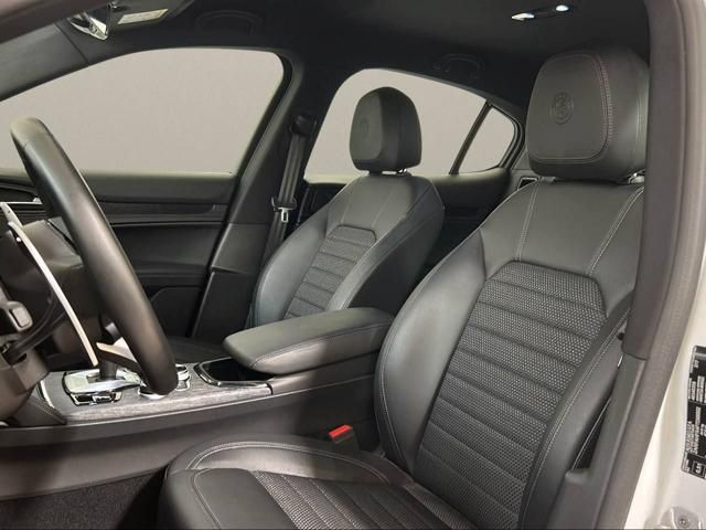 Alfa Romeo Stelvio 2023