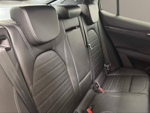 Alfa Romeo Stelvio 2023