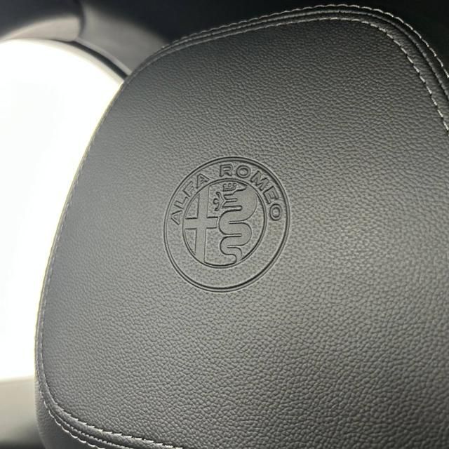 Alfa Romeo Stelvio 2023