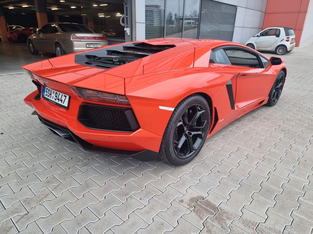 Lamborghini Aventador 2013
