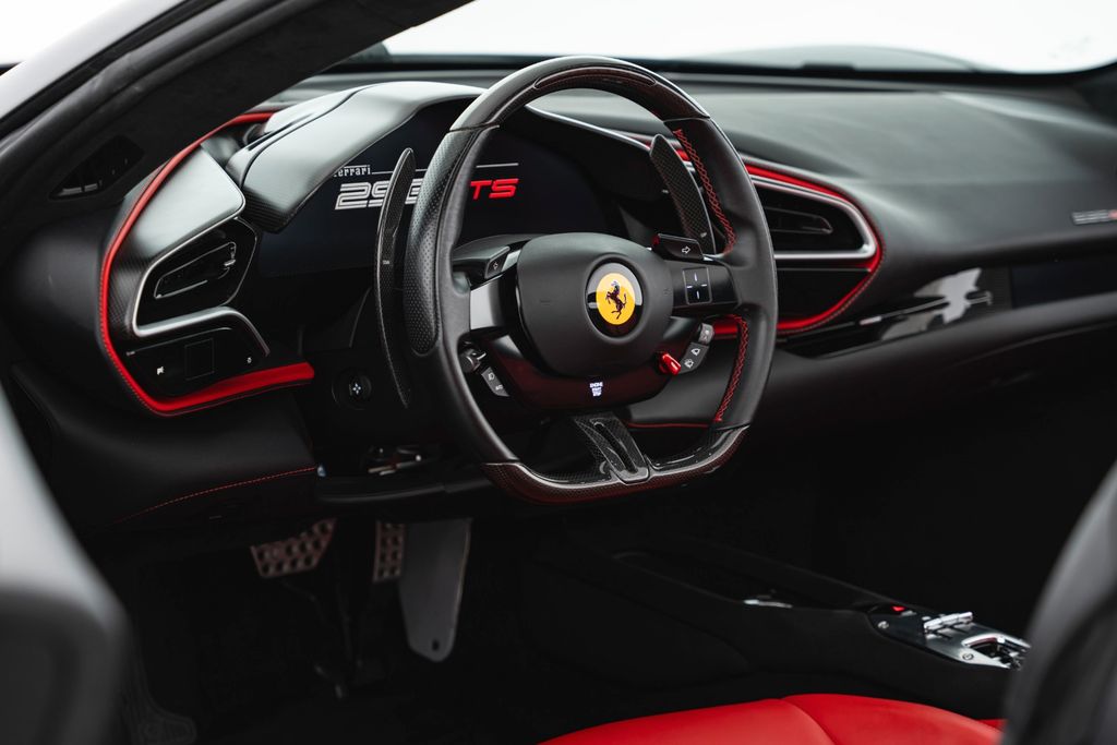 Ferrari 296 GTS 2023