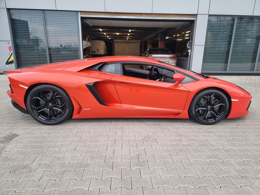 Lamborghini Aventador 2013
