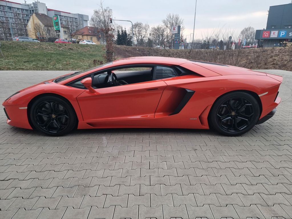 Lamborghini Aventador 2013