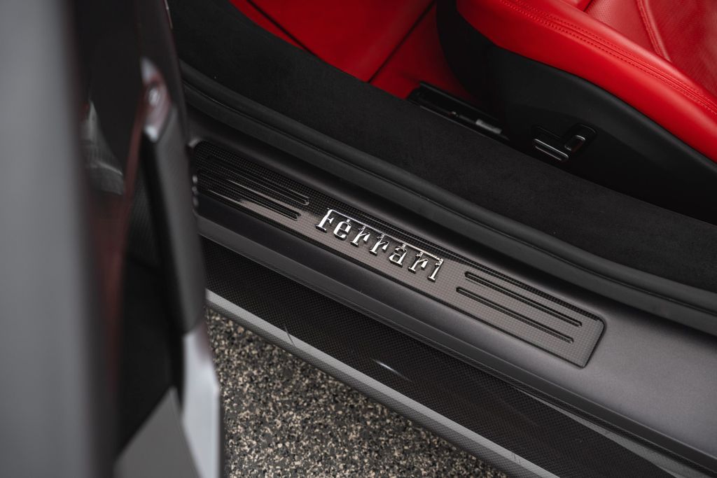 Ferrari 296 GTS 2023