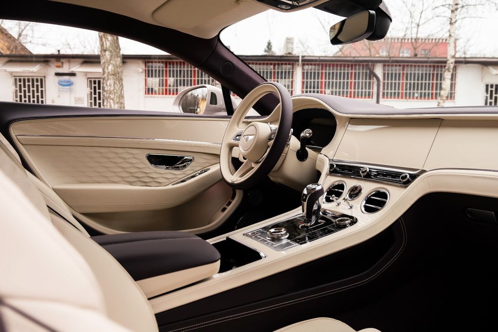 Bentley Continental GT 2025