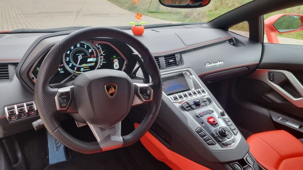 Lamborghini Aventador 2013