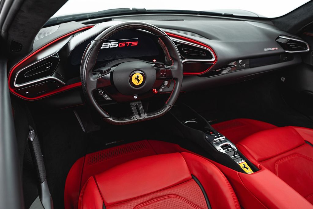 Ferrari 296 GTS 2023