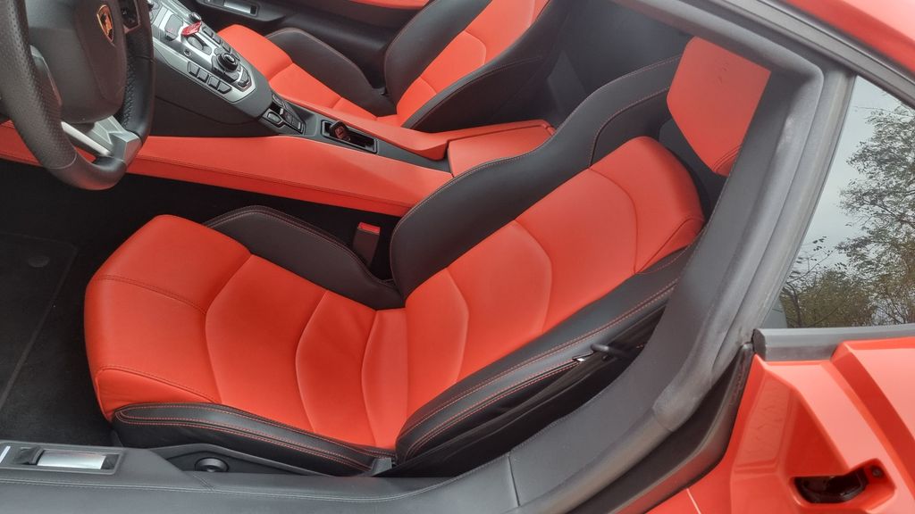 Lamborghini Aventador 2013