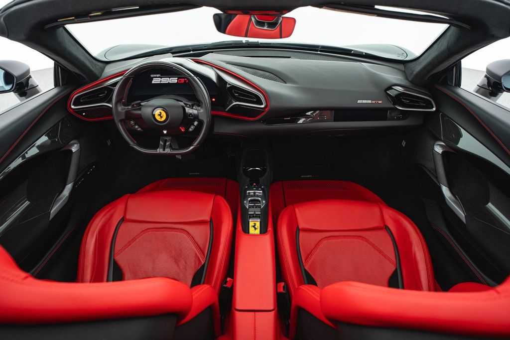 Ferrari 296 GTS 2023