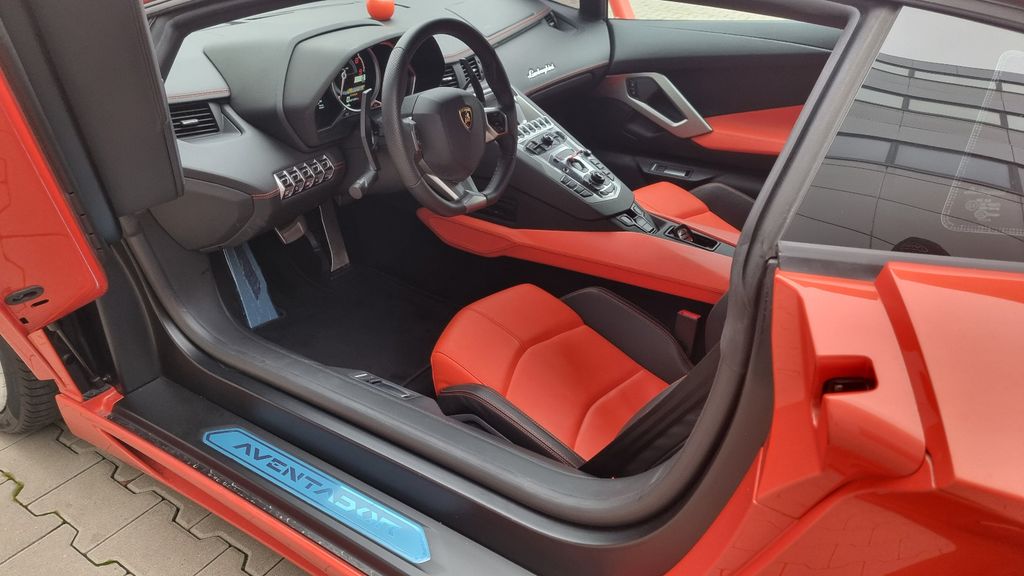 Lamborghini Aventador 2013