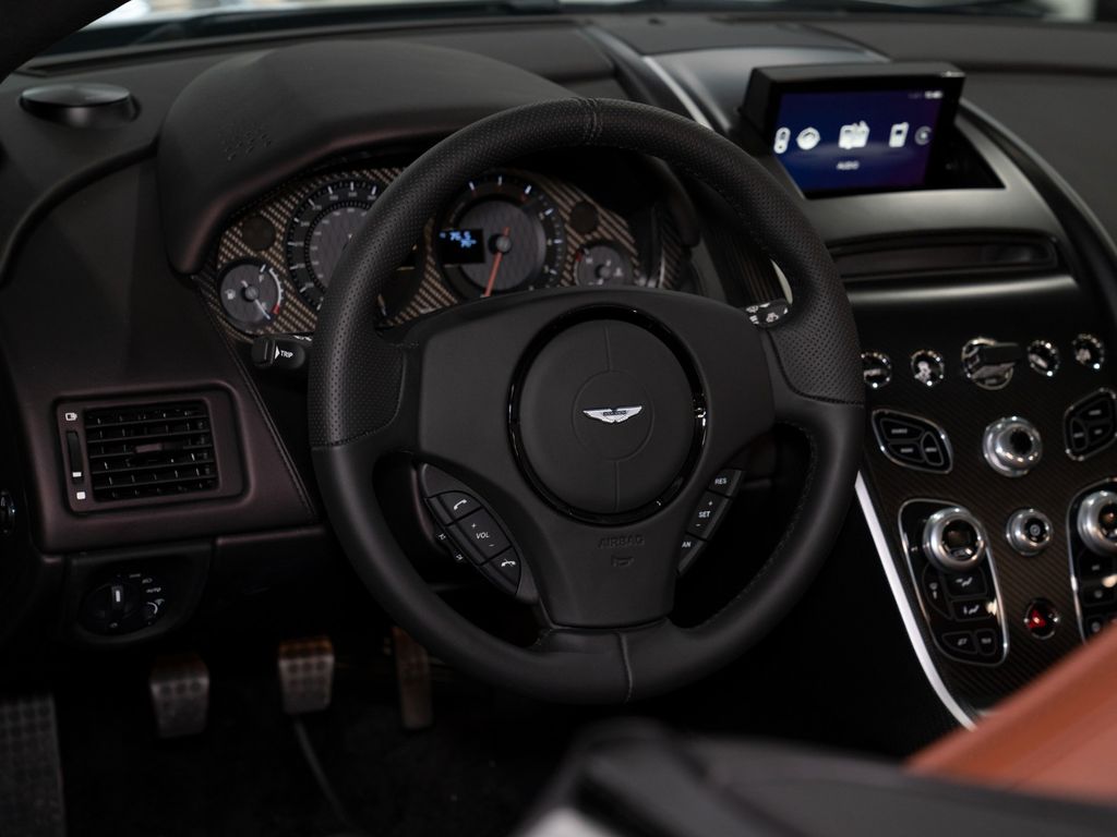 Aston Martin V12 Vantage 2019