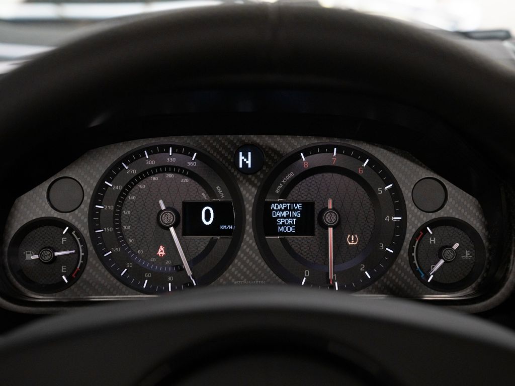 Aston Martin V12 Vantage 2019