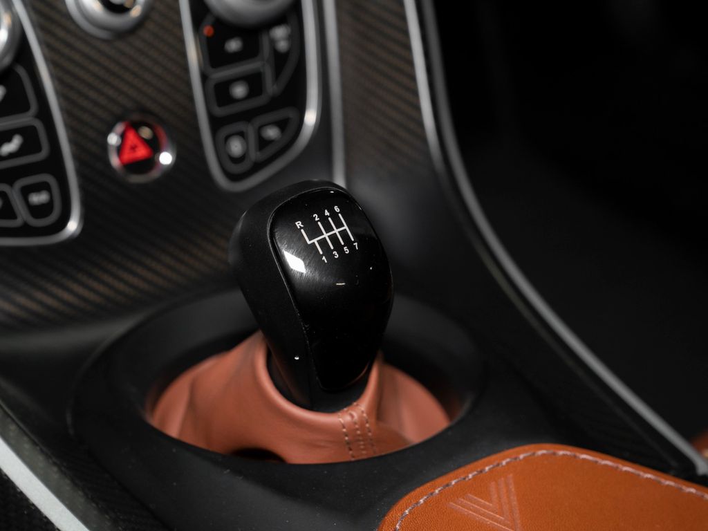 Aston Martin V12 Vantage 2019