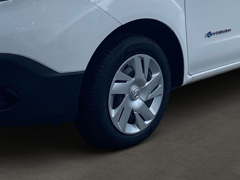 Nissan 2021