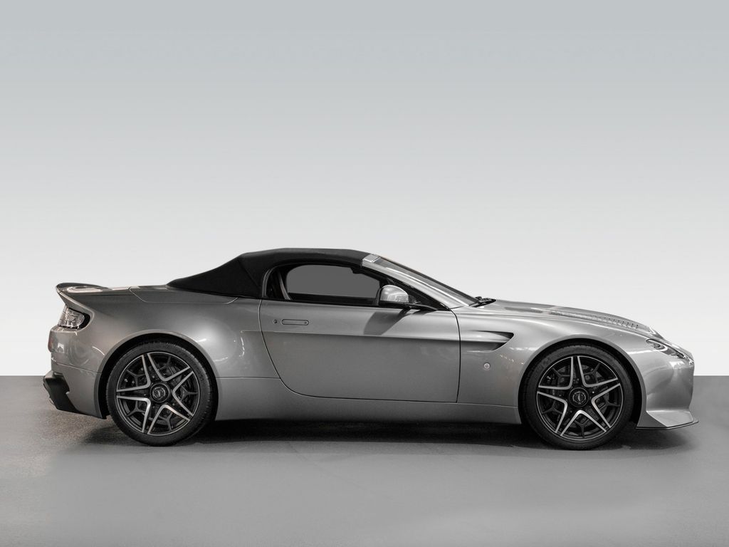 Aston Martin V12 Vantage 2019