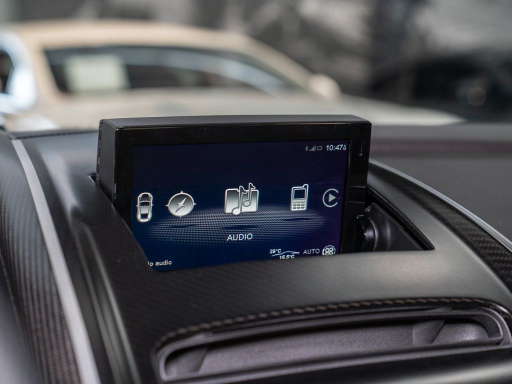 Aston Martin V12 Vantage 2019