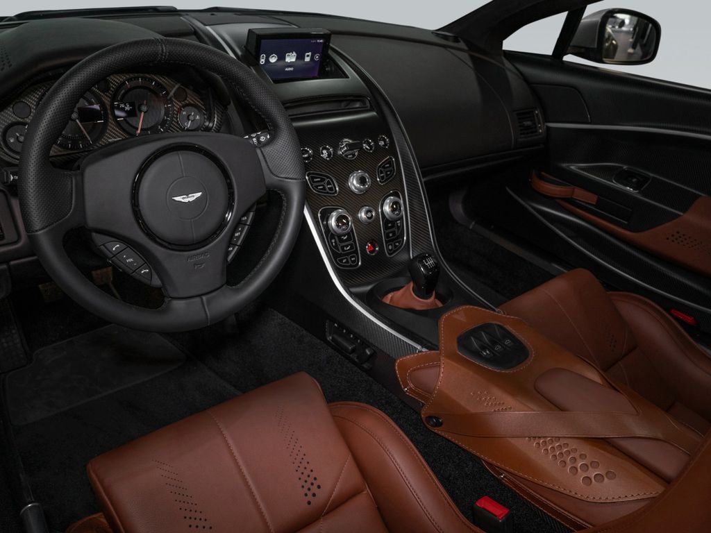 Aston Martin V12 Vantage 2019