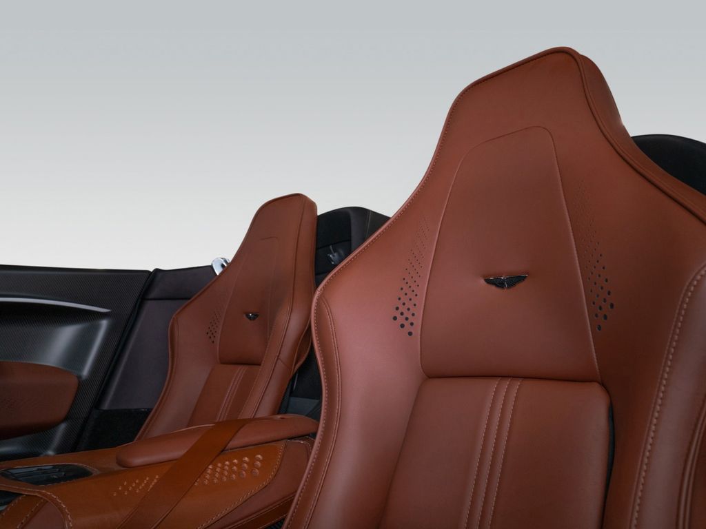 Aston Martin V12 Vantage 2019