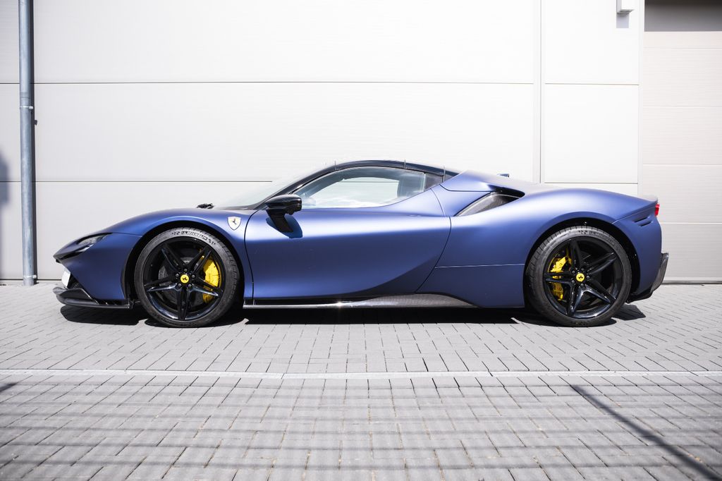 Ferrari SF90 2024
