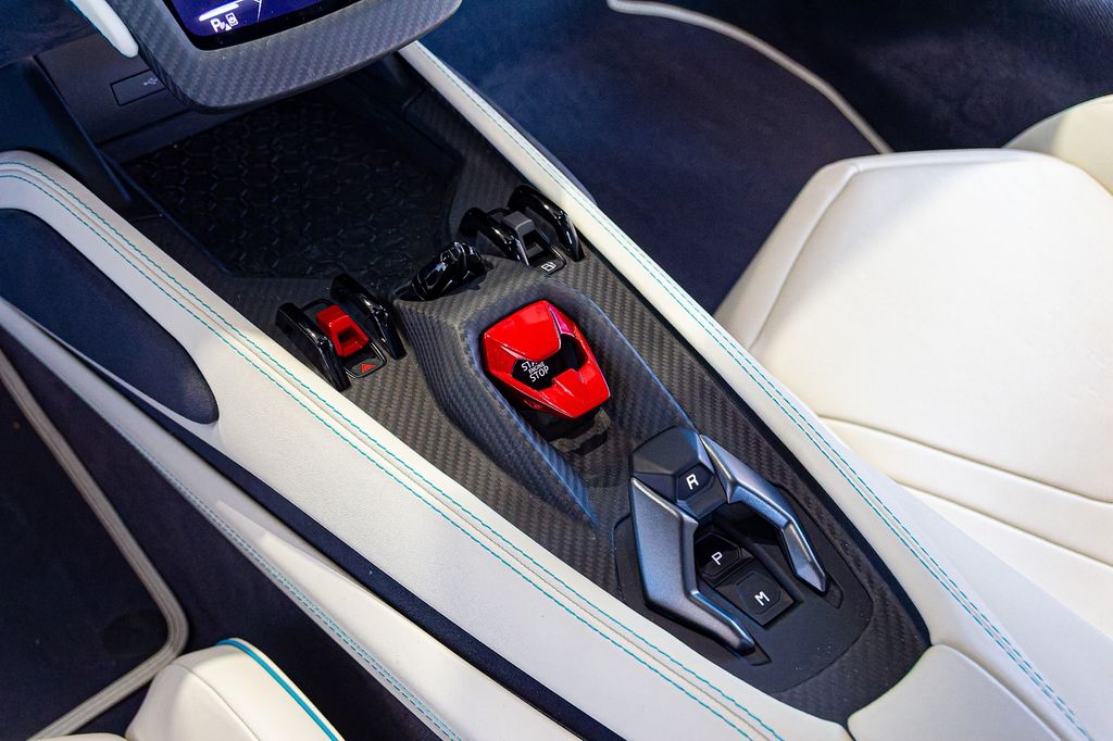 Lamborghini Revuelto 2024