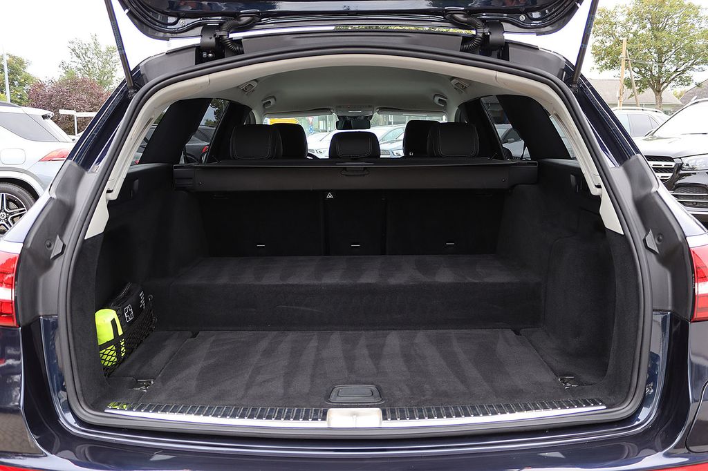 Mercedes-Benz E 300 2022