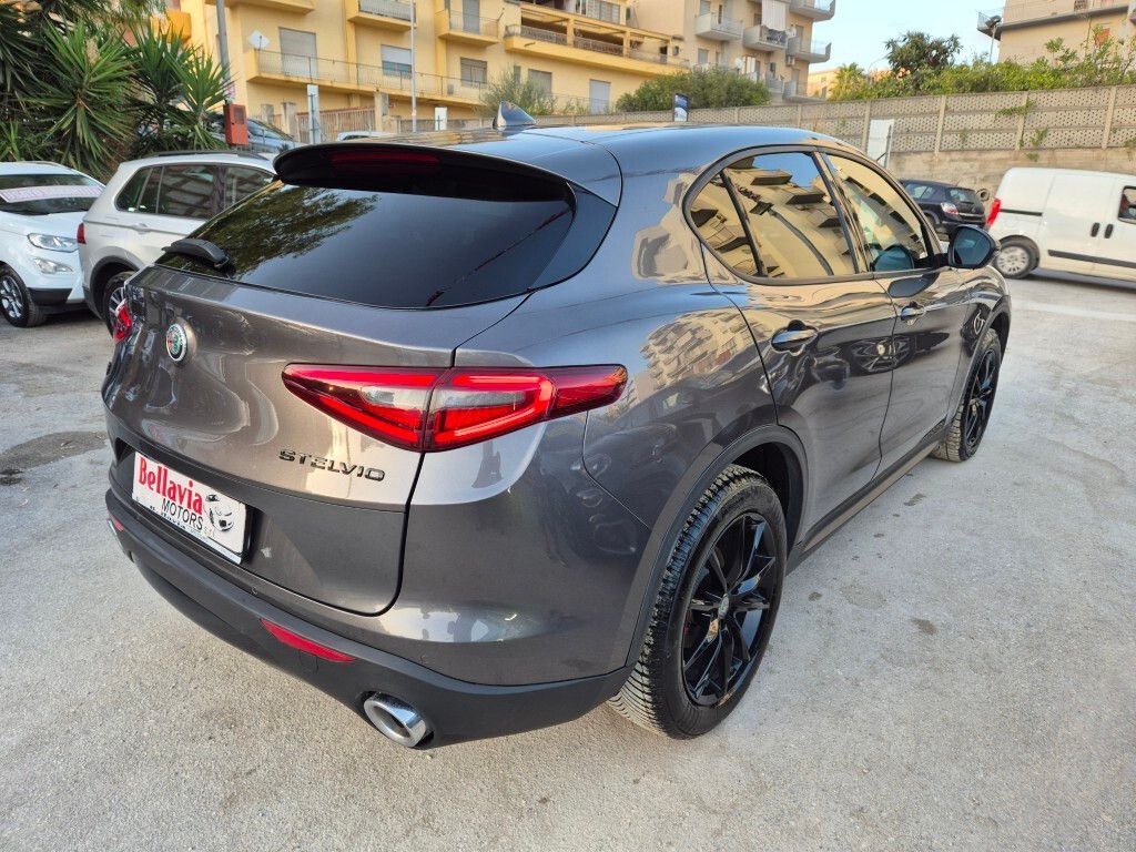 Alfa Romeo Stelvio 2020