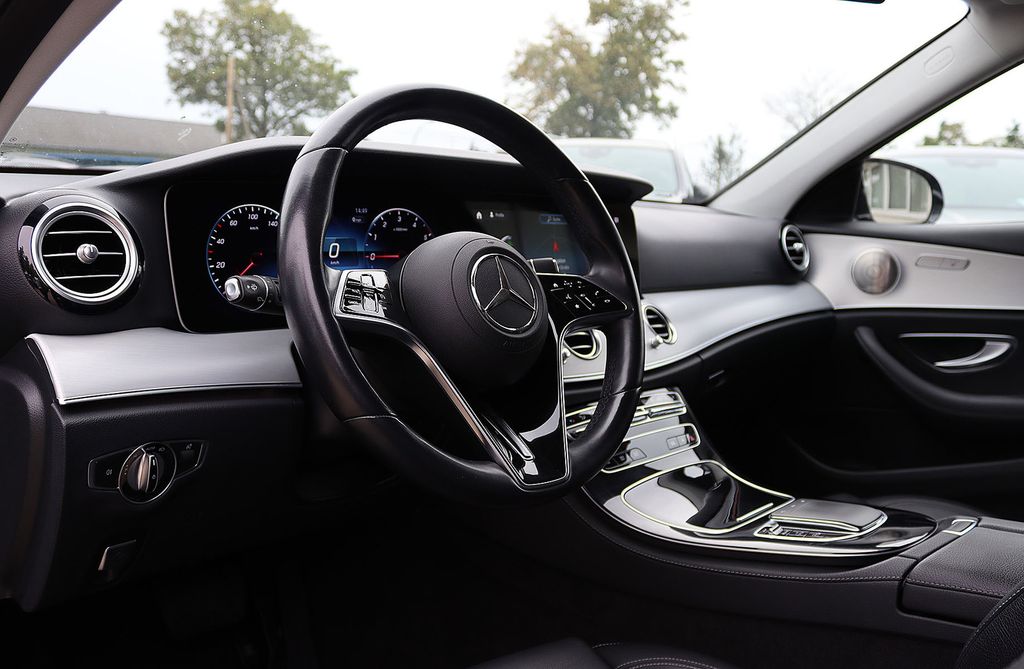 Mercedes-Benz E 300 2022