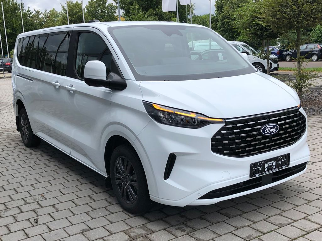Ford Tourneo Custom 2025