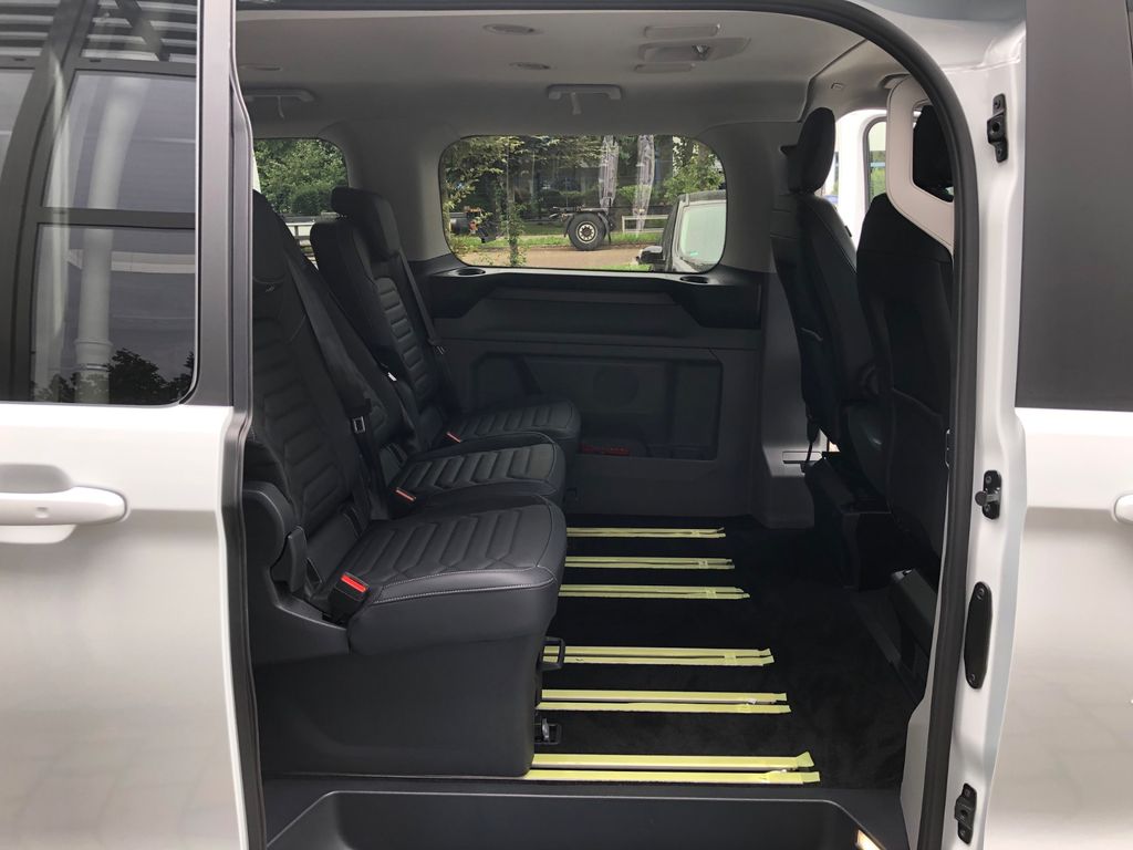 Ford Tourneo Custom 2025