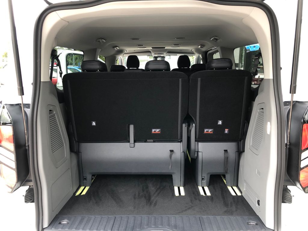 Ford Tourneo Custom 2025