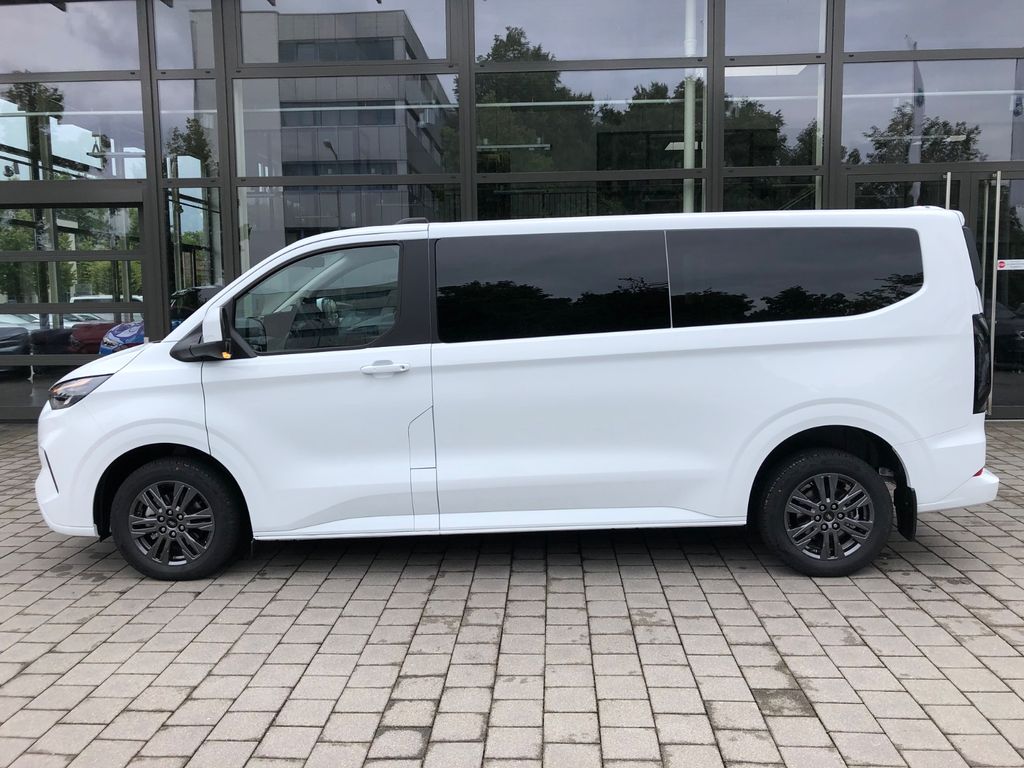 Ford Tourneo Custom 2025