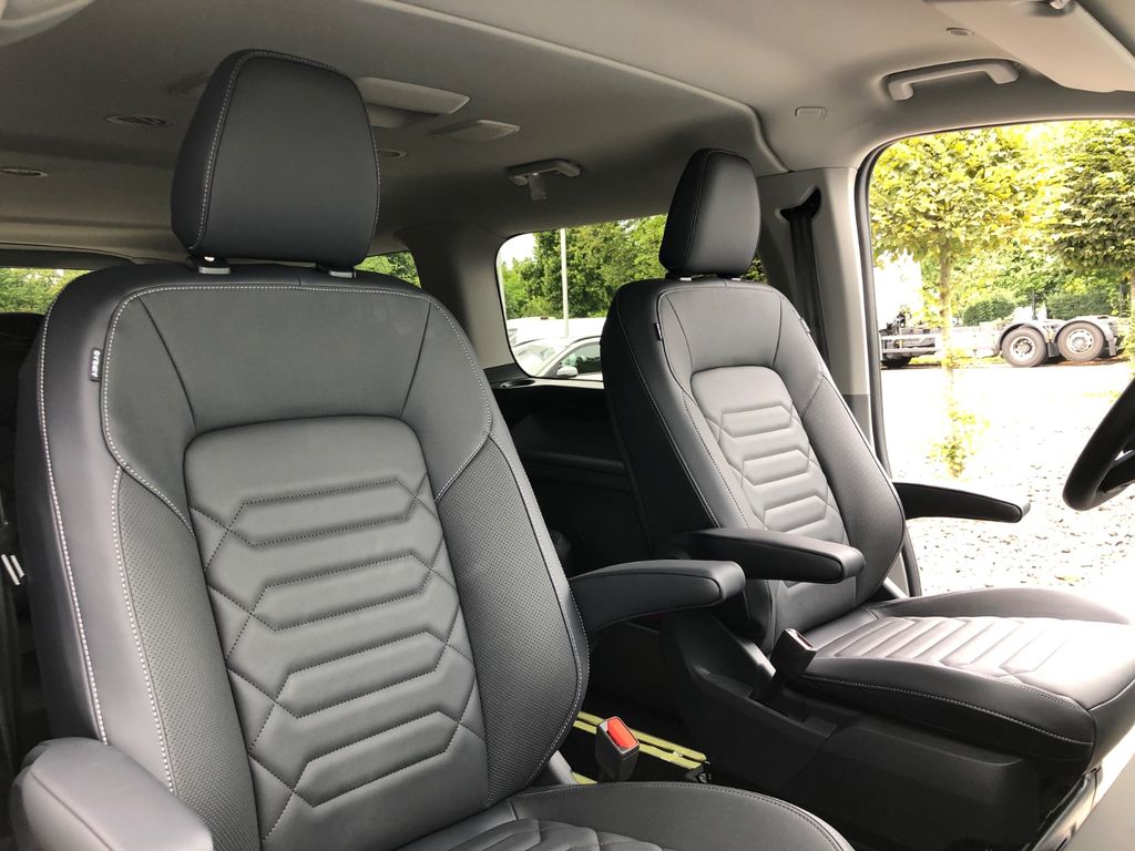 Ford Tourneo Custom 2025