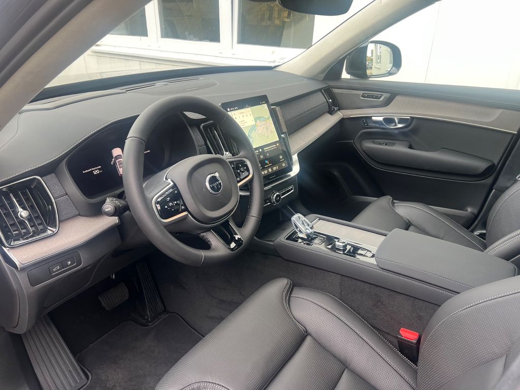 Volvo XC90 2025