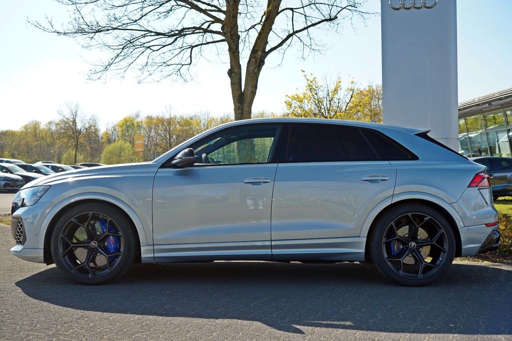 Audi RSQ8 2025