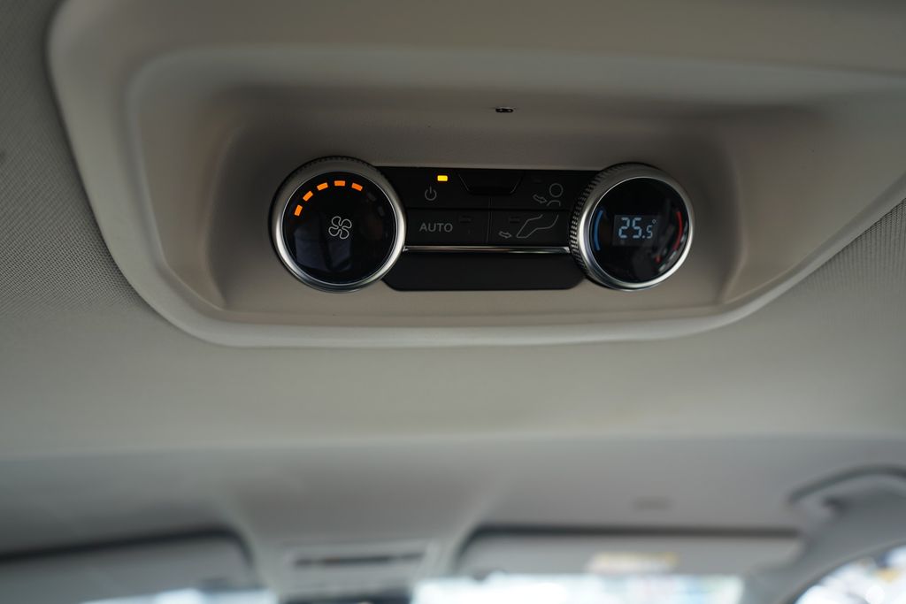 Ford Tourneo Custom 2025