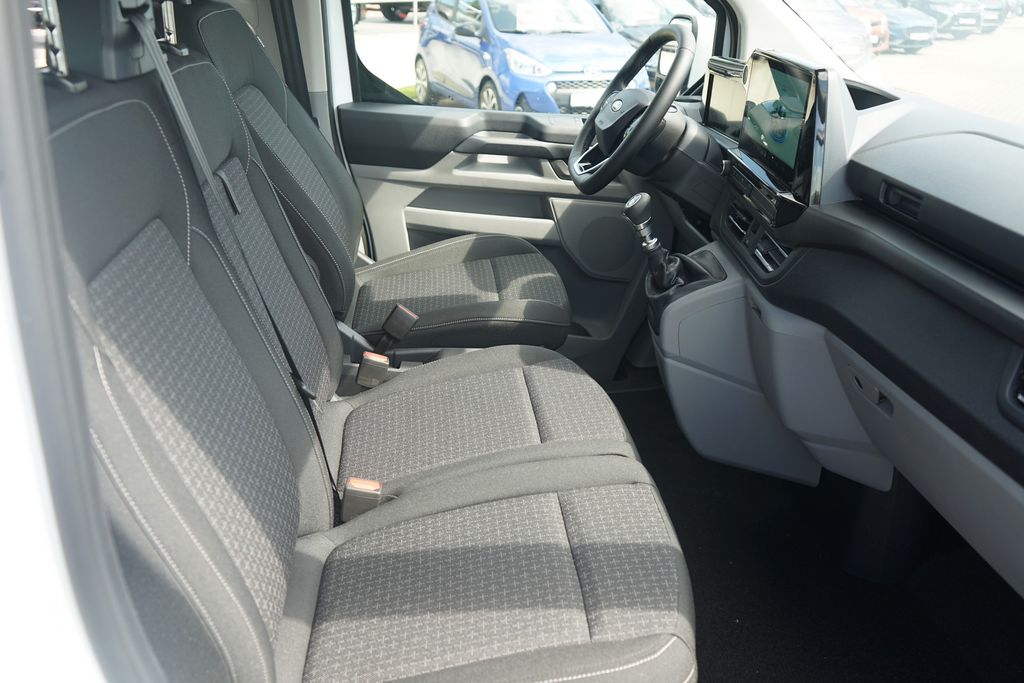 Ford Tourneo Custom 2025