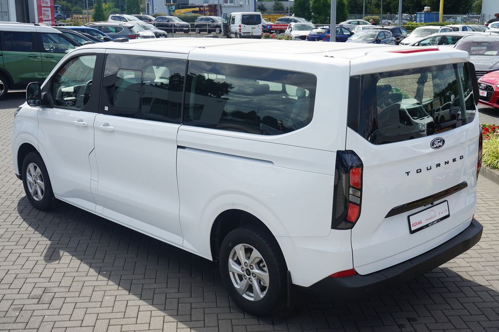 Ford Tourneo Custom 2025