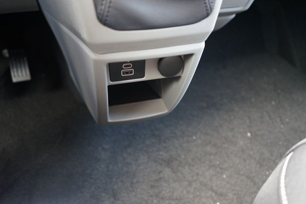 Ford Tourneo Custom 2025