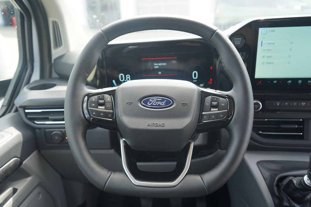 Ford Tourneo Custom 2025