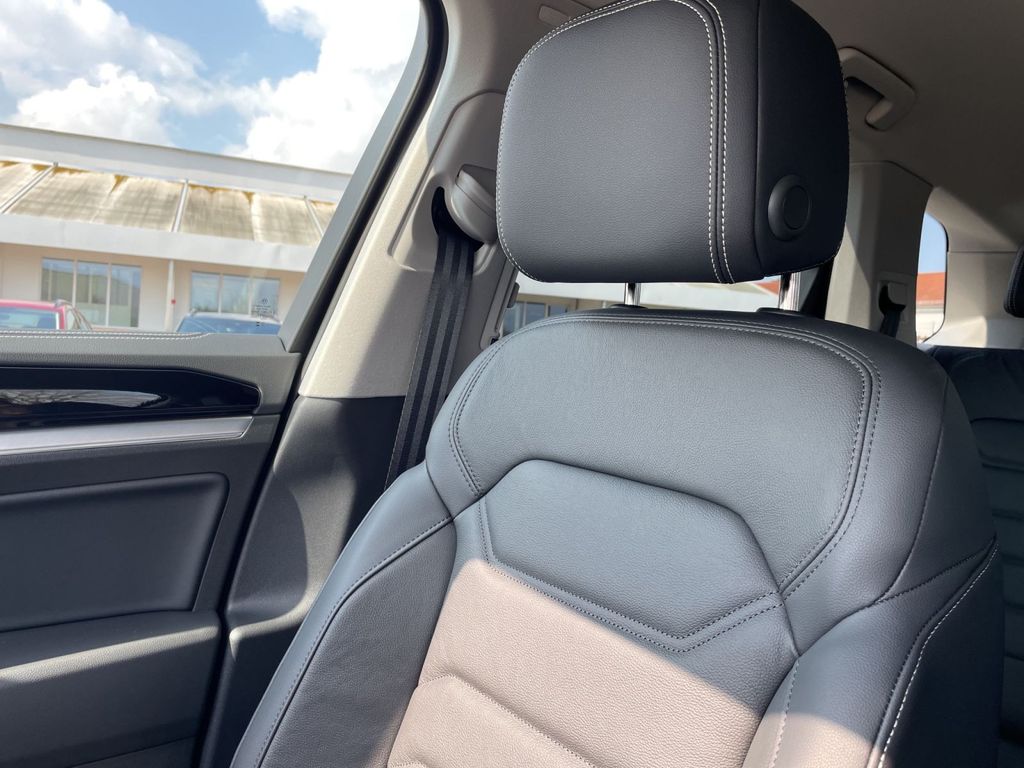 Volkswagen Touareg 2025