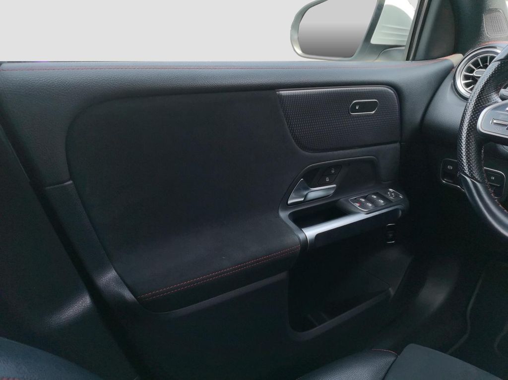 Mercedes-Benz EQB 2022